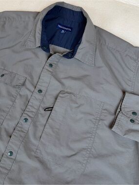 TravelSmith Shirt Men’s XL Snap Button Zip Chest Pocket Camping Travel Hiking